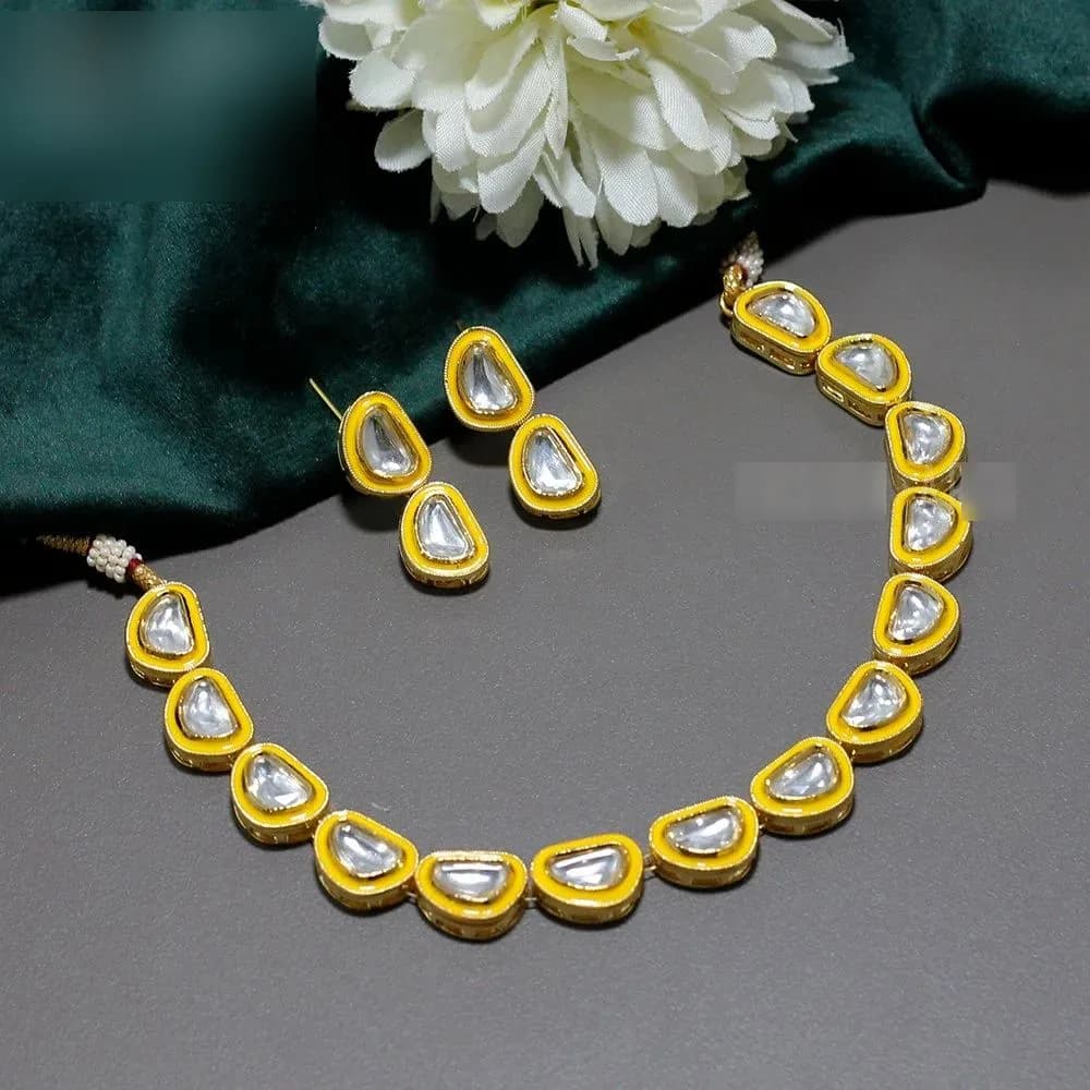 Sunehri meenakari kundan necklace set with earrings